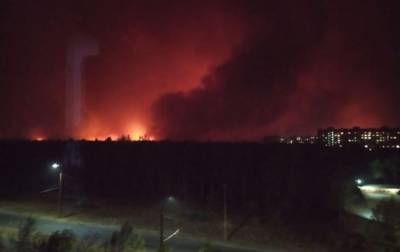 Пожар на Луганщине: огонь подошел к Северодонецку