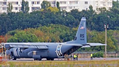 Американский военный самолёт совершил аварийную посадку в Одессе