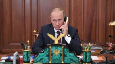 Путин и Макрон призвали прекратить огонь в Карабахе