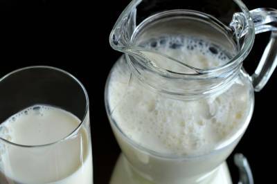 Кому противопоказаны молоко и кефир: объясняет онколог Смирнова