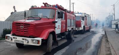 На помощь воронежским пожарным направлены два самолета и 26 автоцистерн