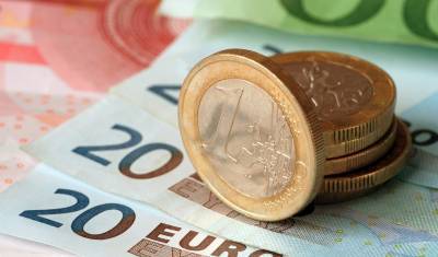 Курс евро превысил 93 рубля