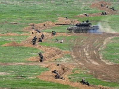 Риск перерастания конфликта между Арменией и Азербайджаном в войну невысок – эксперт