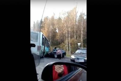 В Тверской области произошло серьёзное ДТП с участием автобуса