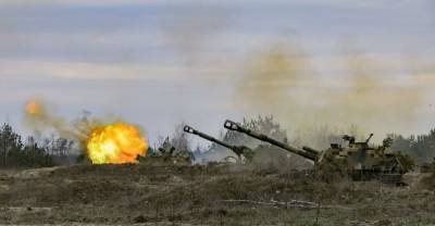 Конфликт в Нагорном Карабахе: Азербайджан применил артиллерию против Армении - видео