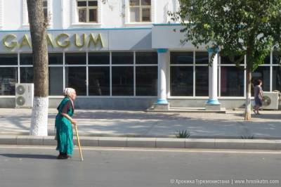 Бердымухамедов поздравил пожилых людей с их Международным днем