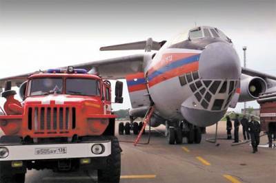 В МЧС РФ заявили, что их самолеты не участвуют в тушении пожаров в Анталье