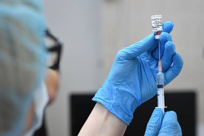 В Белоруссии началось вакцинирование российским препаратом "Спутник V"