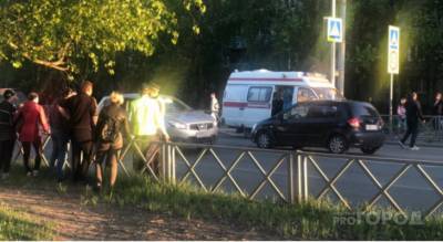 Ребенка увезли на скорой: женщина-водитель сбила школьника под Ярославлем