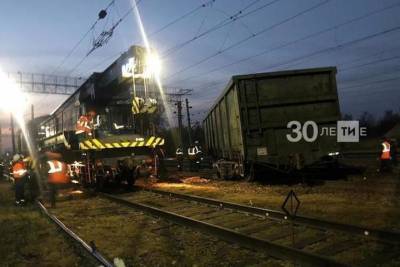На станции Юдино в Казани с рельсов сошли вагоны грузового поезда