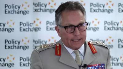 Британский генерал обвинил Россию во лжи о вакцинах от коронавируса