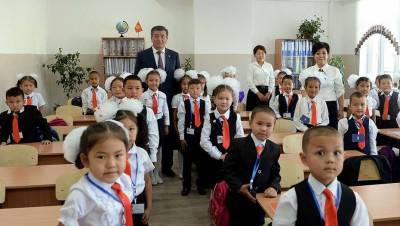 В Кыргызстане ученики 1-6 классов вернутся к занятиям в школах в штатном режиме с 6 октября