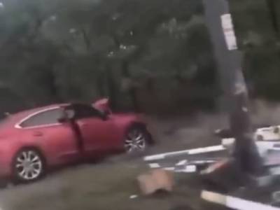 31-летний водитель Mazda погиб при столкновении с рекламным бордом под Киевом