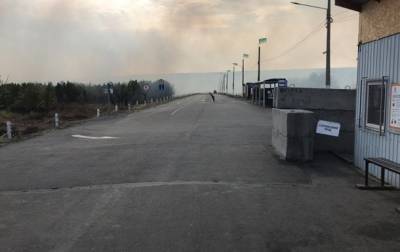 Пункт пропуска в Станице Луганской закрыли из-за пожаров