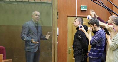 Суд признал законным продление ареста Шестуну