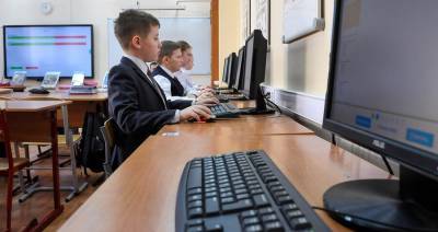На каникулах московские школьники могут посетить онлайн-занятия в досуговых учреждениях