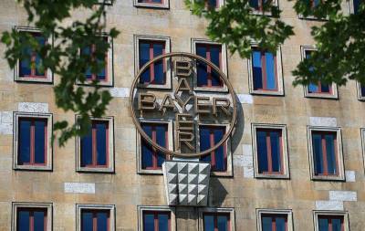 Акции Bayer падают после предупреждения о списаниях на 10 млрд евро