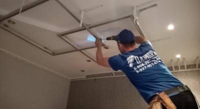 Чебоксарцы могут сэкономить на световых линиях и светильниках, заказав потолок в октябре