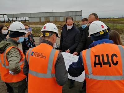 Чиновники правительства ХМАО проверили стройку завода «Северстали» в Сургутском районе