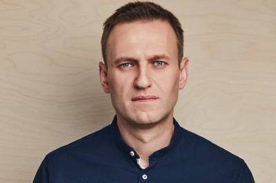 Навальный подает в суд на Пескова из-за заявления о ЦРУ