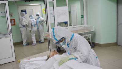 Новгородская клиника разместила больных коронавирусом в коридорах