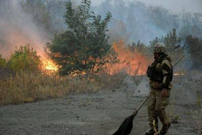 Девять человек погибли в пожарах на востоке Украины