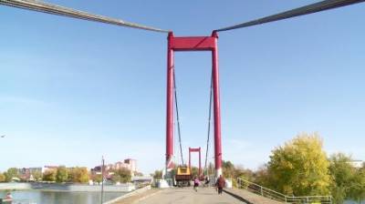 Назван новый срок завершения покраски подвесного моста