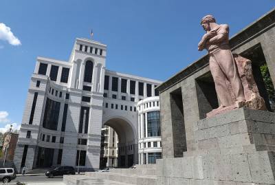 Армения отзывает своего посла в Израиле для консультаций из-за поставок оружия Баку
