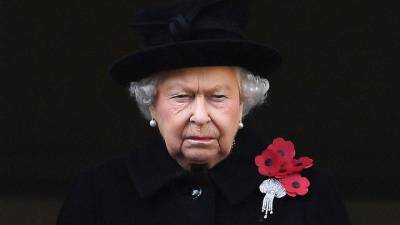 Елизавета II отменила официальные приемы в Букингемском дворце