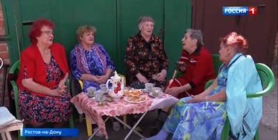 Поют не для лайков, а для души: ростовские бабушки собрали стихийный ансамбль