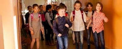 Собянин: Школьники вернутся с каникул, исходя их эпидемиологической обстановки