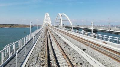 ЕС включил в список санкций строителей Крымского моста и железнодорожников