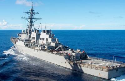 Китай обвинил американский эсминец во вторжении на свою территорию
