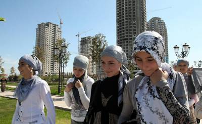 Forbes (США): женщины, строящие мир в Чечне, борются с религиозными традициями и пандемией