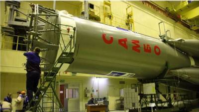 Ракету-носитель "Союз-2.1а" перед полётом на МКС украсили символикой самбо