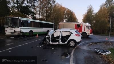Пассажирка Hyundai погибла в ДТП с автобусом под Пушкином