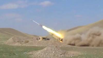 Минобороны Азербайджана показало кадры уничтожения боевой техники противника