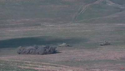 Азербайджан сообщил об интенсивных боях в Нагорном Карабахе ночью