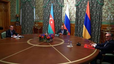 Шаг за шагом: Россия остановила войну в Карабахе