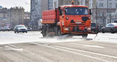 Дороги и тротуары Москвы промоют с шампунем 10 октября – Бирюков