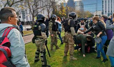 Силовики жестоко разогнали протестующих в Хабаровске