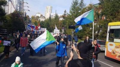 В Хабаровске ОМОН впервые разогнал еженедельный митинг в поддержку Фургала. Есть задержанные и пострадавшие