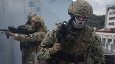 Украинские УСН провели тренировку на эсминце Великобритании