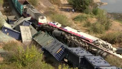 Два машиниста погибли в столкновении грузовых поездов под Анкарой