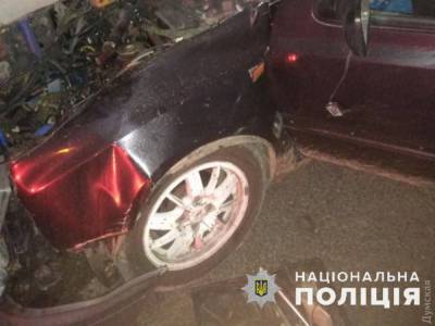 На дороге в Одесской области Volkswagen Golf влетел под грузовик: есть погибшие и пострадавшие