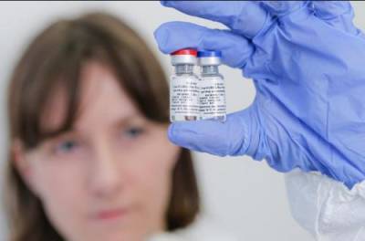 «Слуга народа» предложил купить вакцину от коронавируса у России