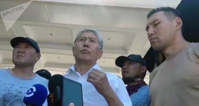 В Кыргызстане задержали экс-президента Алмазбека Атамбаева