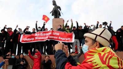 Парламент Киргизии рассмотрит одну кандидатуру Жапарова на пост премьера