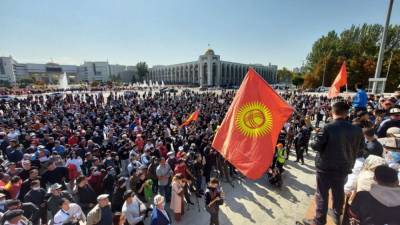 Протесты в Кыргызстане: в Бишкеке ввели комендантский час