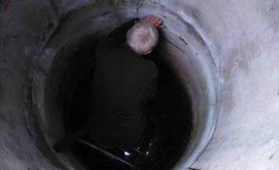 В Житковичском районе пенсионер сутки просидел в питьевом колодце
